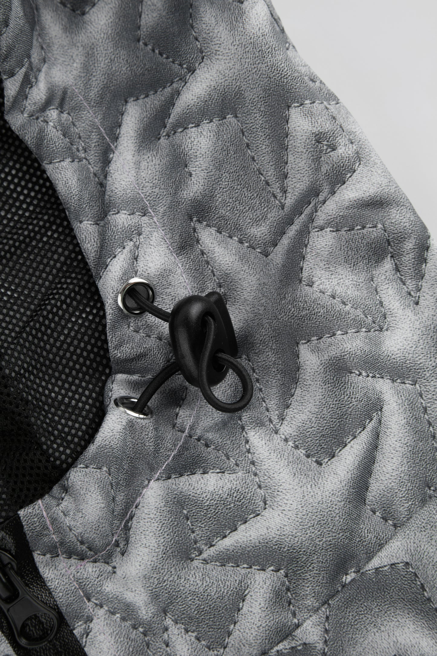 EMBOSSED PRINT UTILITY HOODED JACKET
